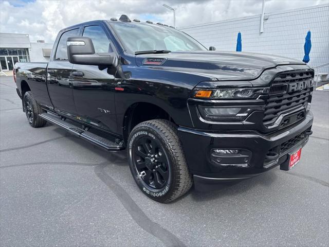 2025 RAM Ram 3500 RAM 3500 BIG HORN CREW CAB 4X4 8 BOX