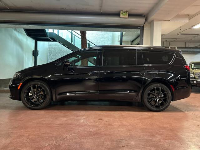 2025 Chrysler Pacifica PACIFICA LIMITED