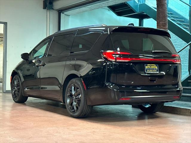 2025 Chrysler Pacifica PACIFICA LIMITED