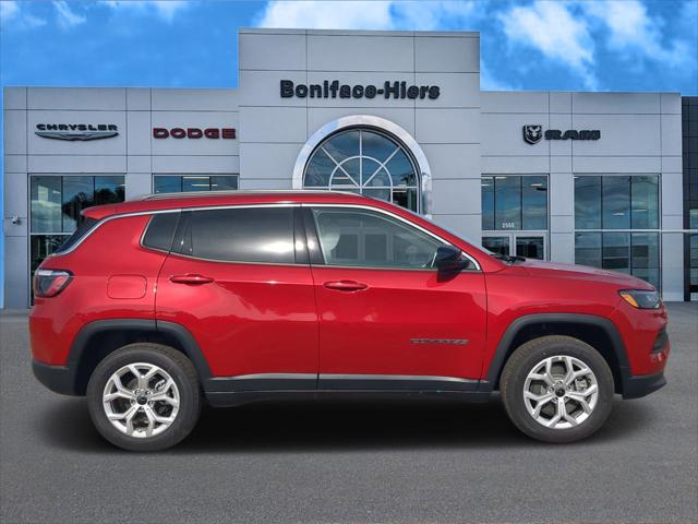 2025 Jeep Compass COMPASS LATITUDE 4X4