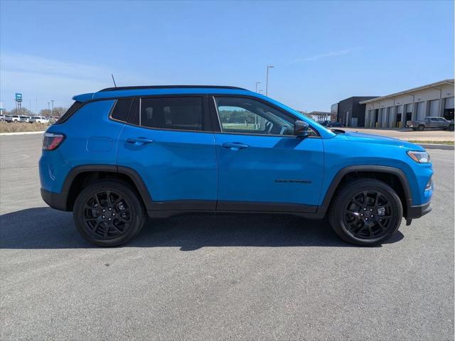 2025 Jeep Compass COMPASS LATITUDE 4X4