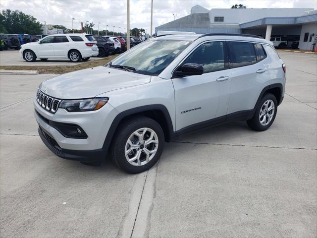 2025 Jeep Compass COMPASS LATITUDE 4X4