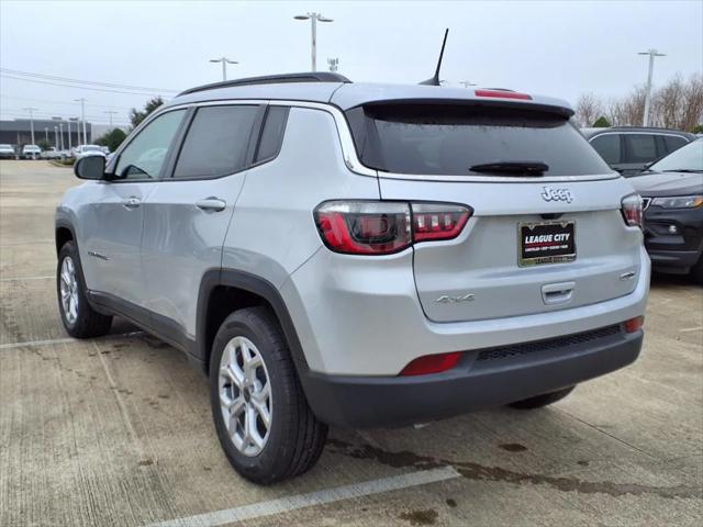 2025 Jeep Compass COMPASS LATITUDE 4X4