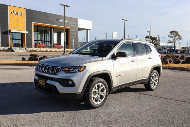 2025 Jeep Compass COMPASS LATITUDE 4X4