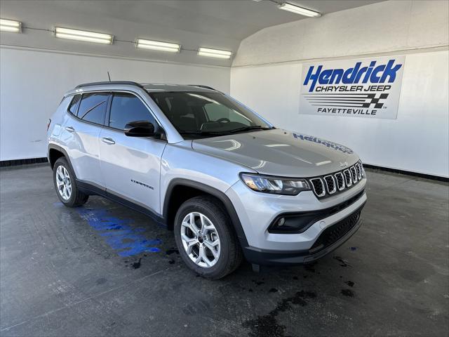 2025 Jeep Compass COMPASS LATITUDE 4X4