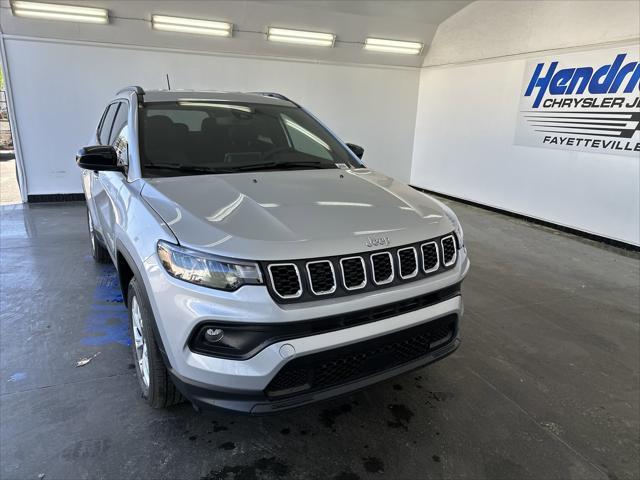 2025 Jeep Compass COMPASS LATITUDE 4X4