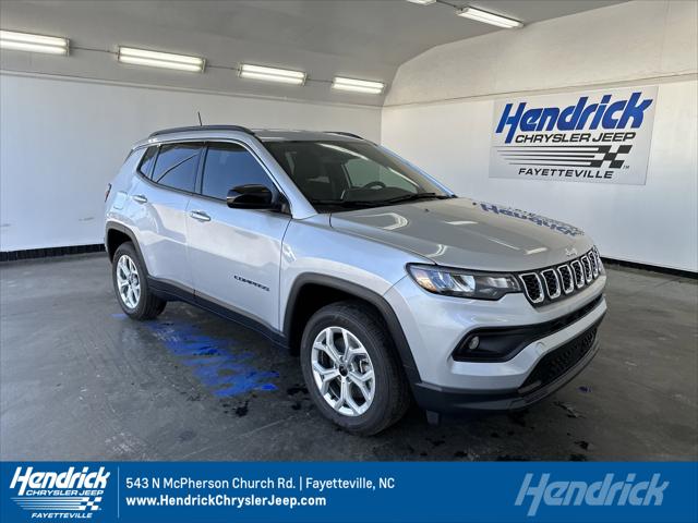 2025 Jeep Compass COMPASS LATITUDE 4X4