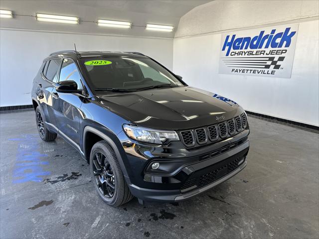 2025 Jeep Compass COMPASS LATITUDE 4X4