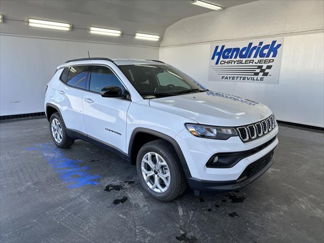 2025 Jeep Compass COMPASS LATITUDE 4X4