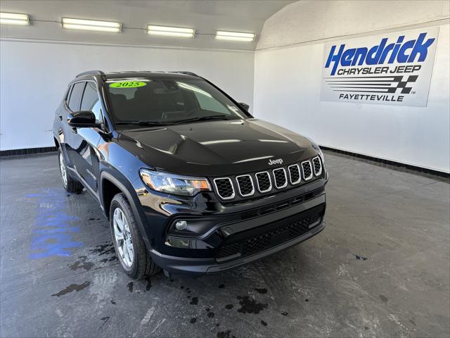 2025 Jeep Compass COMPASS LATITUDE 4X4