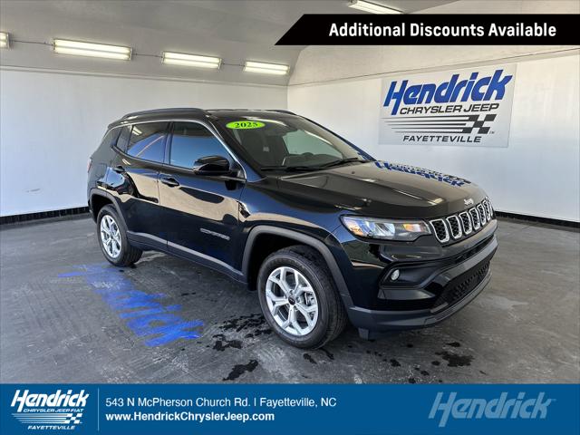 2025 Jeep Compass COMPASS LATITUDE 4X4