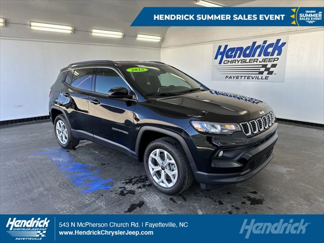 2025 Jeep Compass COMPASS LATITUDE 4X4