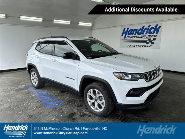 2025 Jeep Compass COMPASS LATITUDE 4X4