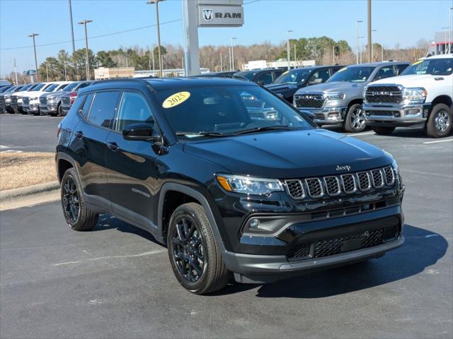 2025 Jeep Compass COMPASS LATITUDE 4X4