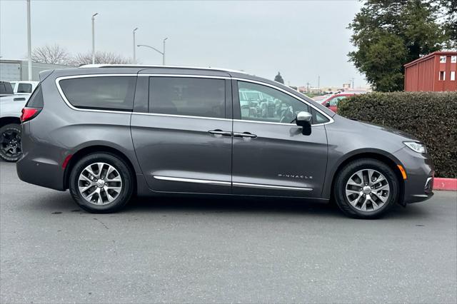 2023 Chrysler Pacifica Hybrid Pinnacle