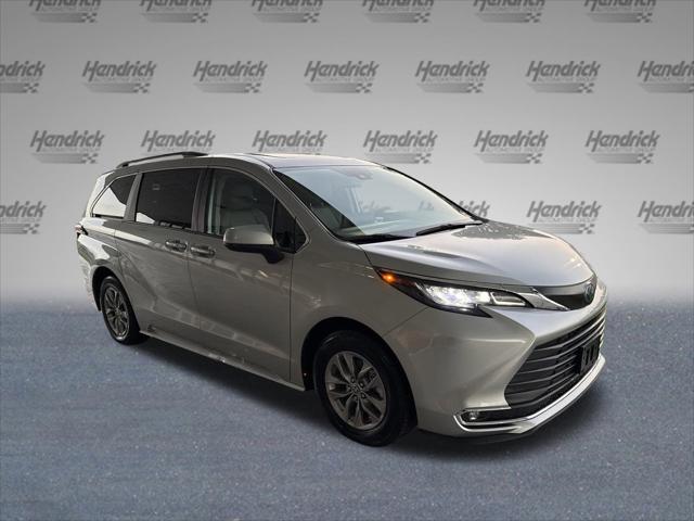 2023 Toyota Sienna XLE