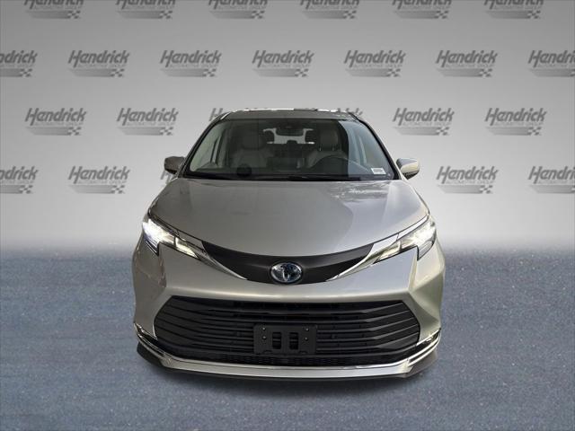 2023 Toyota Sienna XLE