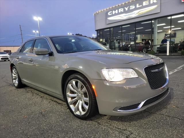 2018 Chrysler 300 Touring L