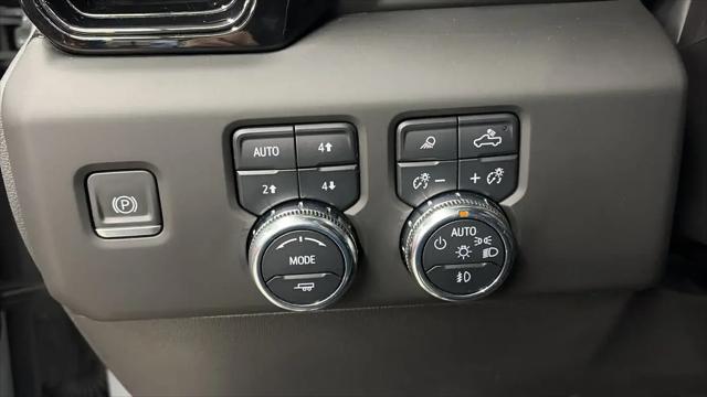 2024 GMC Sierra 1500 4WD Crew Cab Short Box AT4X