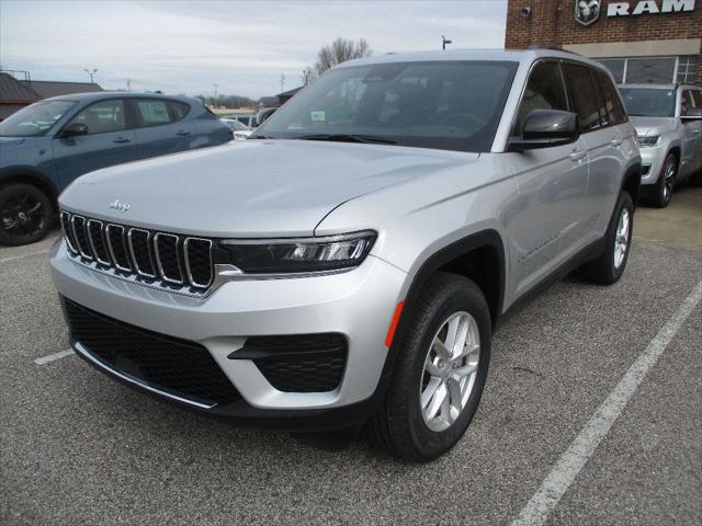 2025 Jeep Grand Cherokee GRAND CHEROKEE LAREDO X 4X4