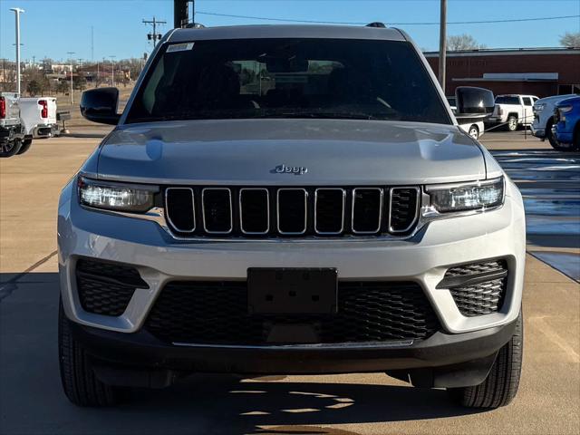 2025 Jeep Grand Cherokee GRAND CHEROKEE LAREDO X 4X4