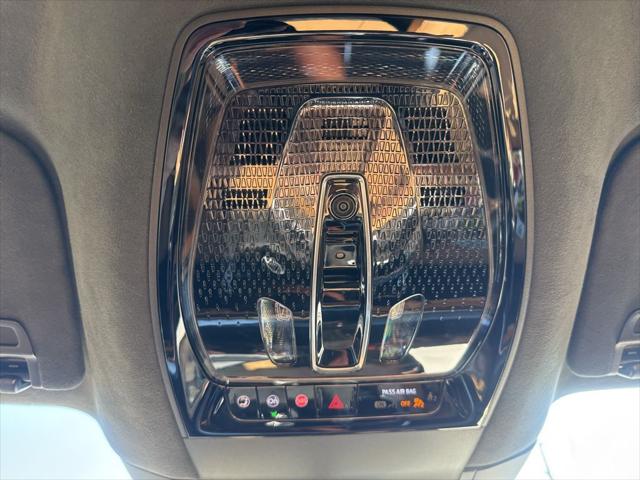 2025 Cadillac Escalade Luxury 2