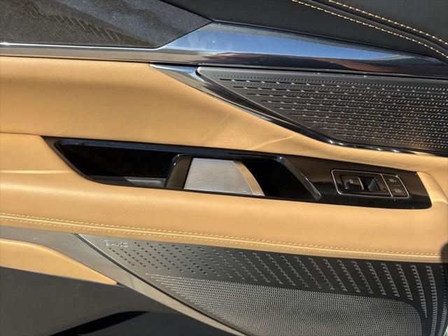 2025 Cadillac Escalade Luxury 2