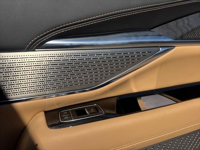 2025 Cadillac Escalade Luxury 2