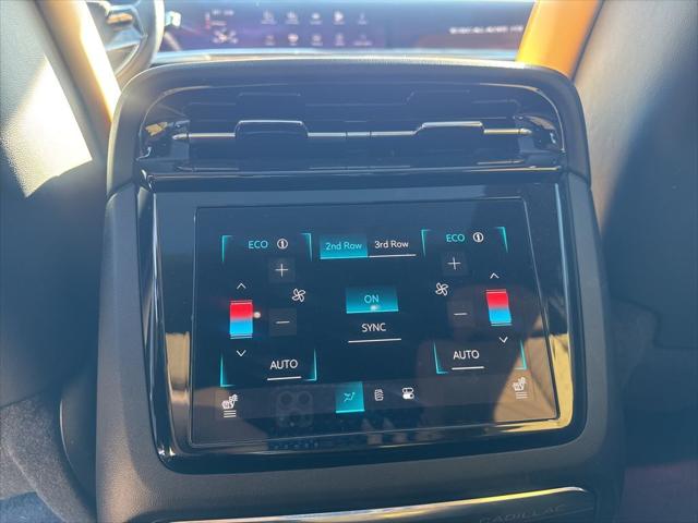 2025 Cadillac Escalade Luxury 2