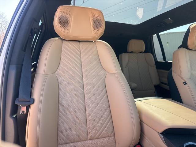 2025 Cadillac Escalade Luxury 2