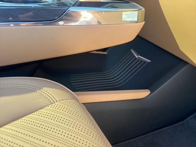 2025 Cadillac Escalade Luxury 2