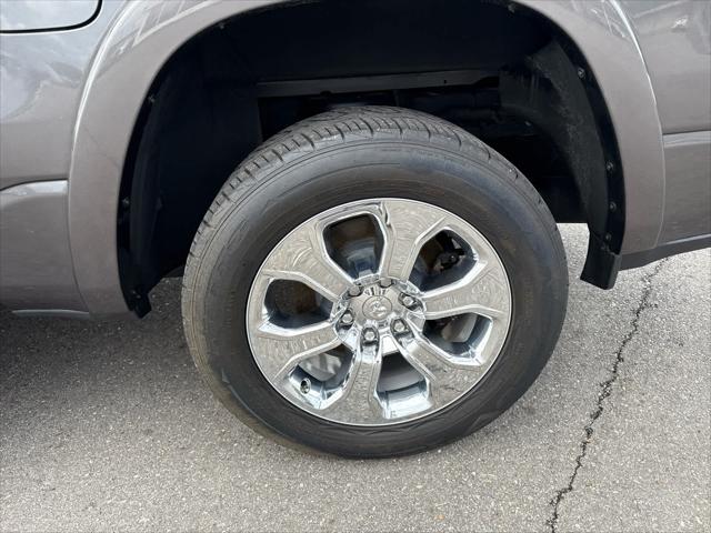 2019 RAM 1500 Laramie Crew Cab 4x4 57 Box