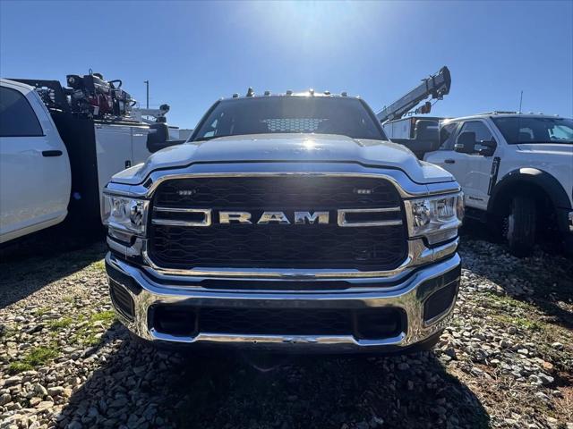 2024 RAM Ram 3500 Chassis Cab RAM 3500 TRADESMAN CREW CAB CHASSIS 4X4 60 CA