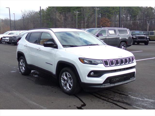 2025 Jeep Compass COMPASS LATITUDE 4X4