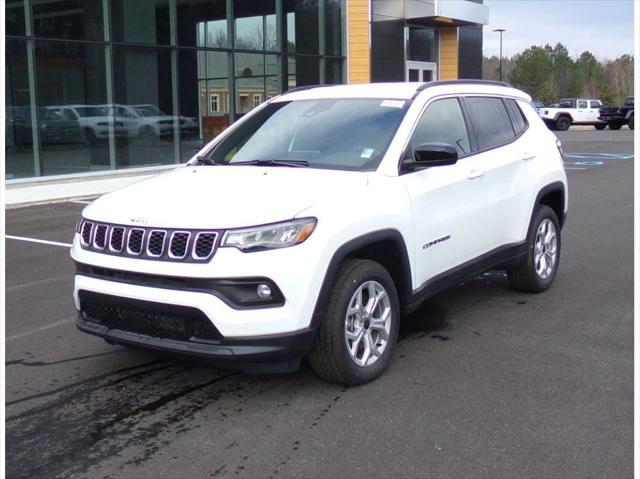 2025 Jeep Compass COMPASS LATITUDE 4X4