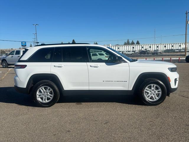2025 Jeep Grand Cherokee GRAND CHEROKEE LAREDO 4X4