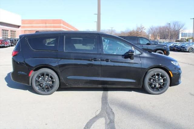 2025 Chrysler Pacifica PACIFICA LIMITED