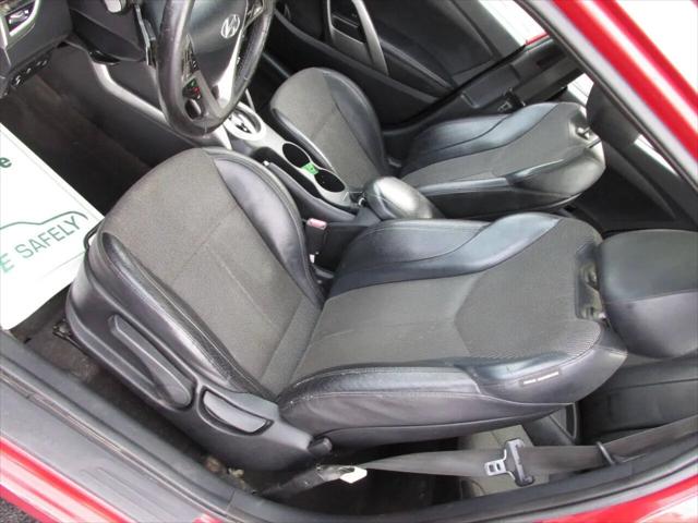 2013 Hyundai Veloster Base w/Black