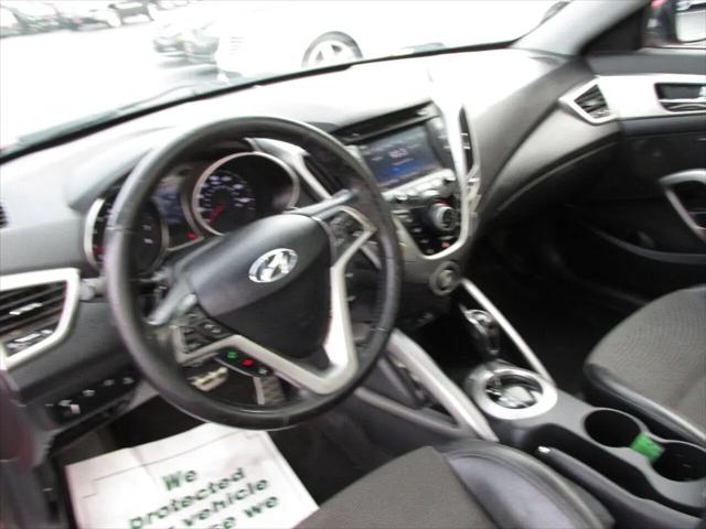 2013 Hyundai Veloster Base w/Black