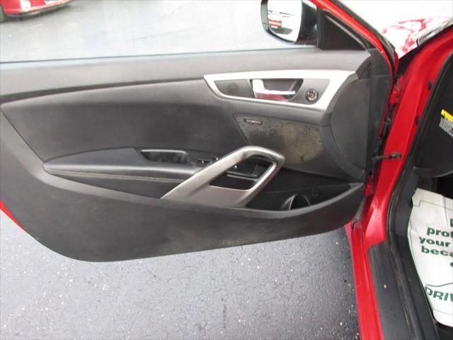 2013 Hyundai Veloster Base w/Black