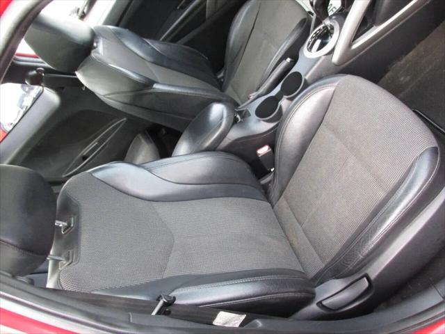 2013 Hyundai Veloster Base w/Black