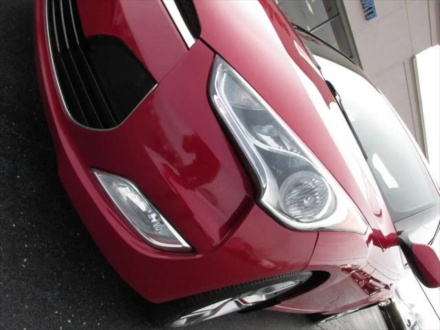 2013 Hyundai Veloster Base w/Black