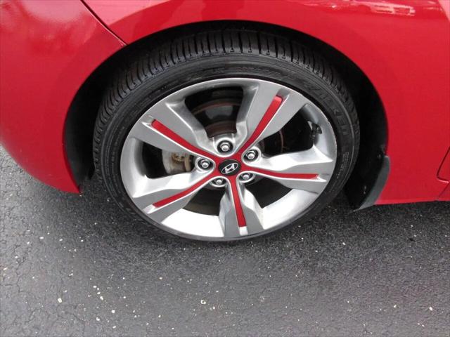 2013 Hyundai Veloster Base w/Black