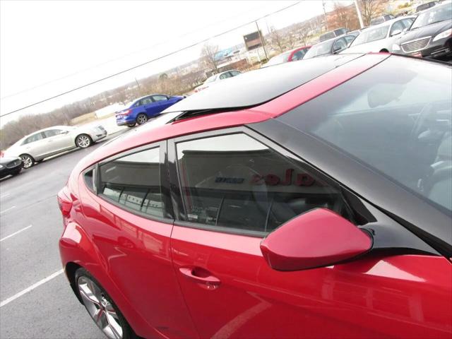 2013 Hyundai Veloster Base w/Black