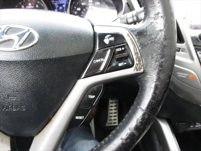 2013 Hyundai Veloster Base w/Black