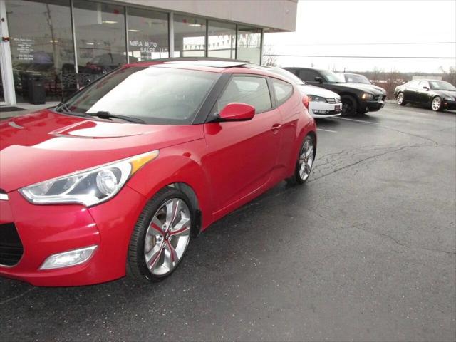 2013 Hyundai Veloster Base w/Black