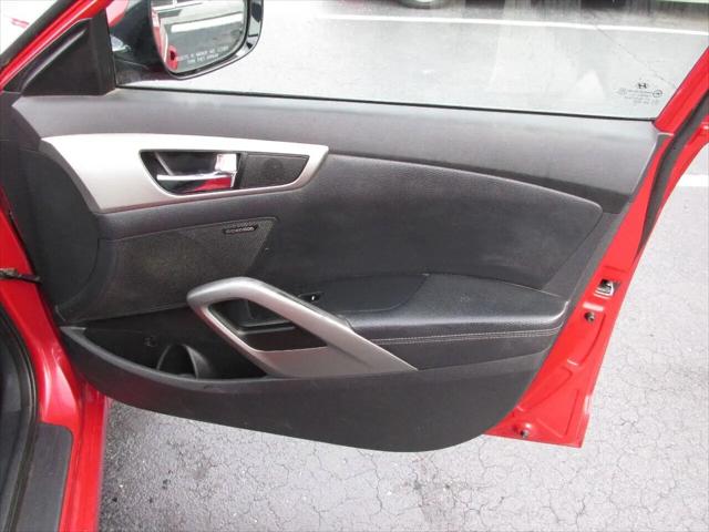 2013 Hyundai Veloster Base w/Black