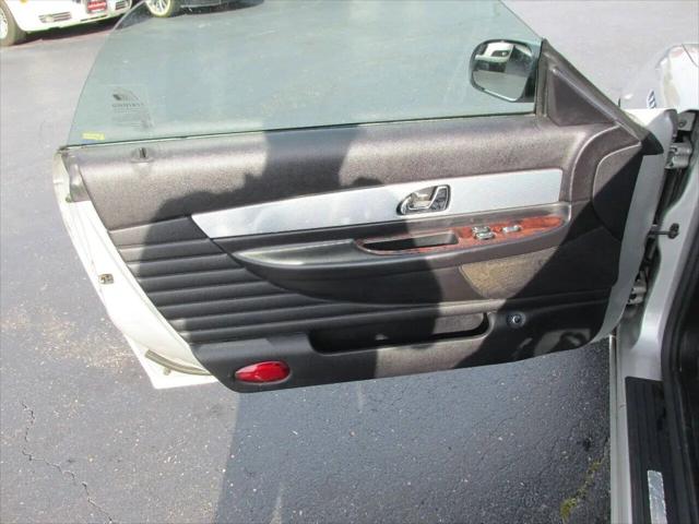 2004 Ford Thunderbird Deluxe