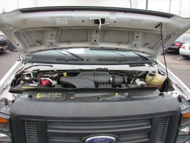 2012 Ford E-450 Cutaway E-450
