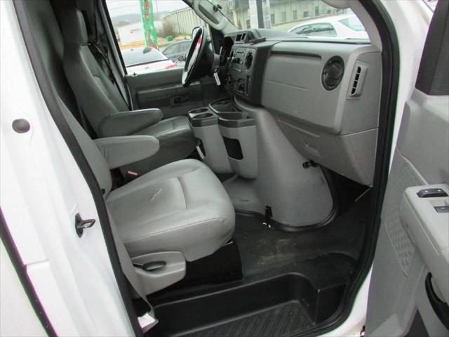 2012 Ford E-450 Cutaway E-450